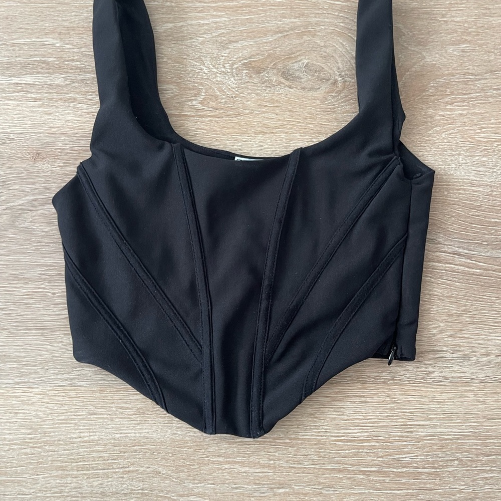 Zara Black Crop Top with Structured Design‎ and Wide Shoulder Straps H31